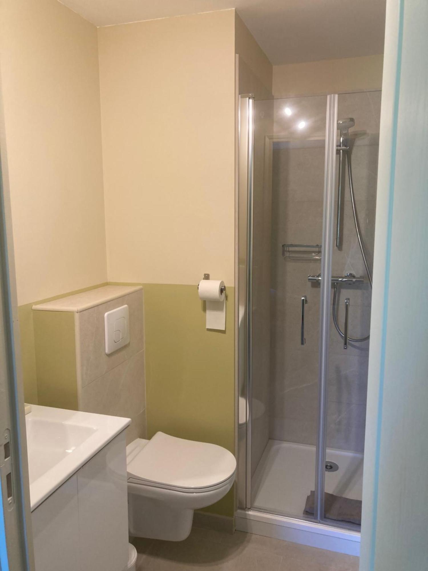 Chez Anne - Chambre Avec Salle De Bain Privative Menetou-Couture Ngoại thất bức ảnh